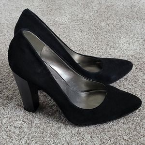 Chunky heel pumps